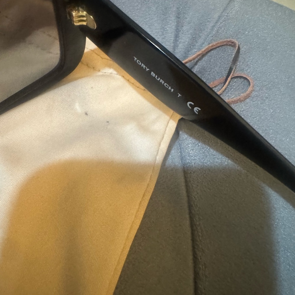 Tory Burch Black Square Frame Sunglasses with Brown Lenses - Picture 5 of 8